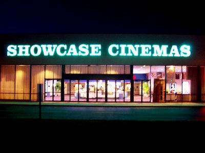 Showcase Cinemas Flint East - Last Night Open (newer photo)